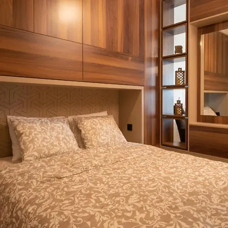 Gul Proje Express Suites, Mall Of